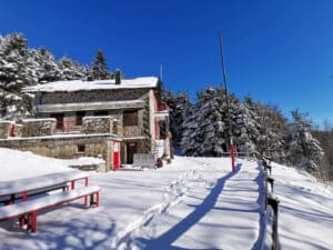 Rifugio Portafranca innevato